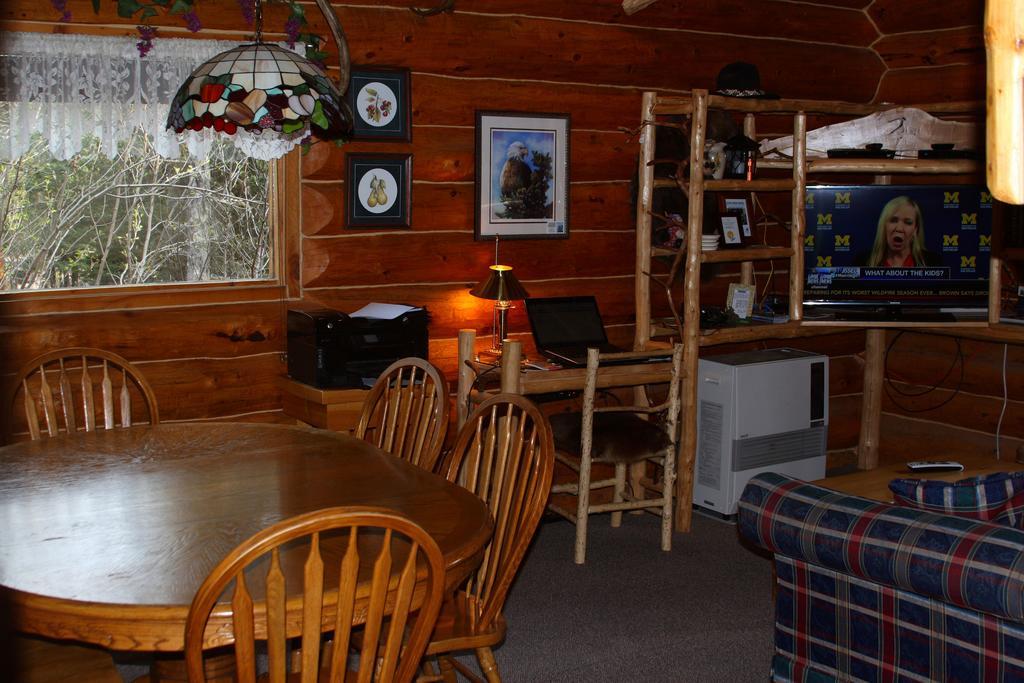 Wise Old Hunter Lodge Anchor Point Quarto foto